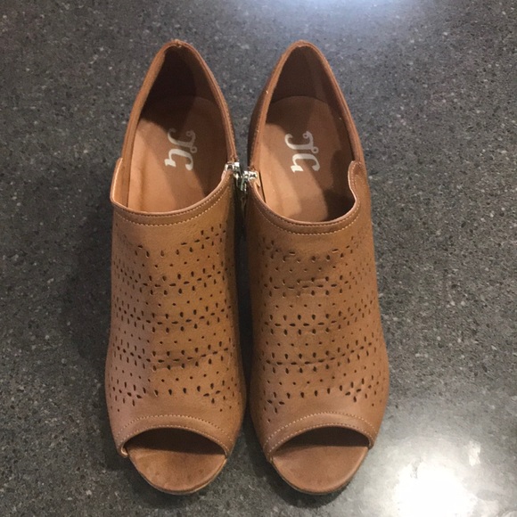 Open Toed Booties - Picture 3 of 7